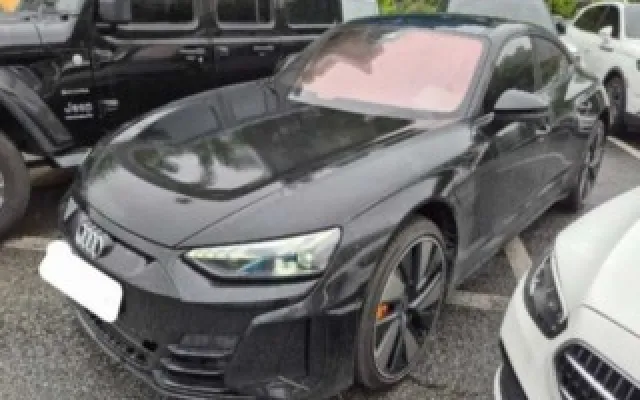 인천수입중고차판매 e-트론 GT GT 콰트로 프리미엄 매물 사진 7 - 2022/03 46,132km