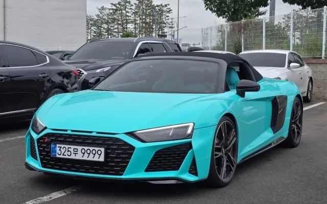 인천수입중고차판매 R8 (4S) 5.2 V10 퍼포먼스 스파이더 매물 사진 9 - 2022/04 25,941km
